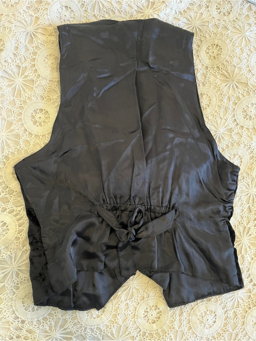 Vintage black velvet vest - Picture 7 of 8